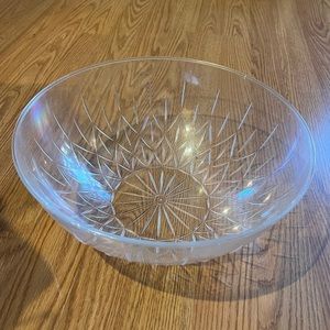 ⚪️Large clear w/design plastic serving bowl⚪️